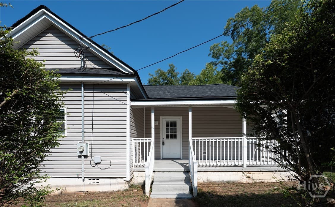 1370 W Hancock Avenue - Photo 1
