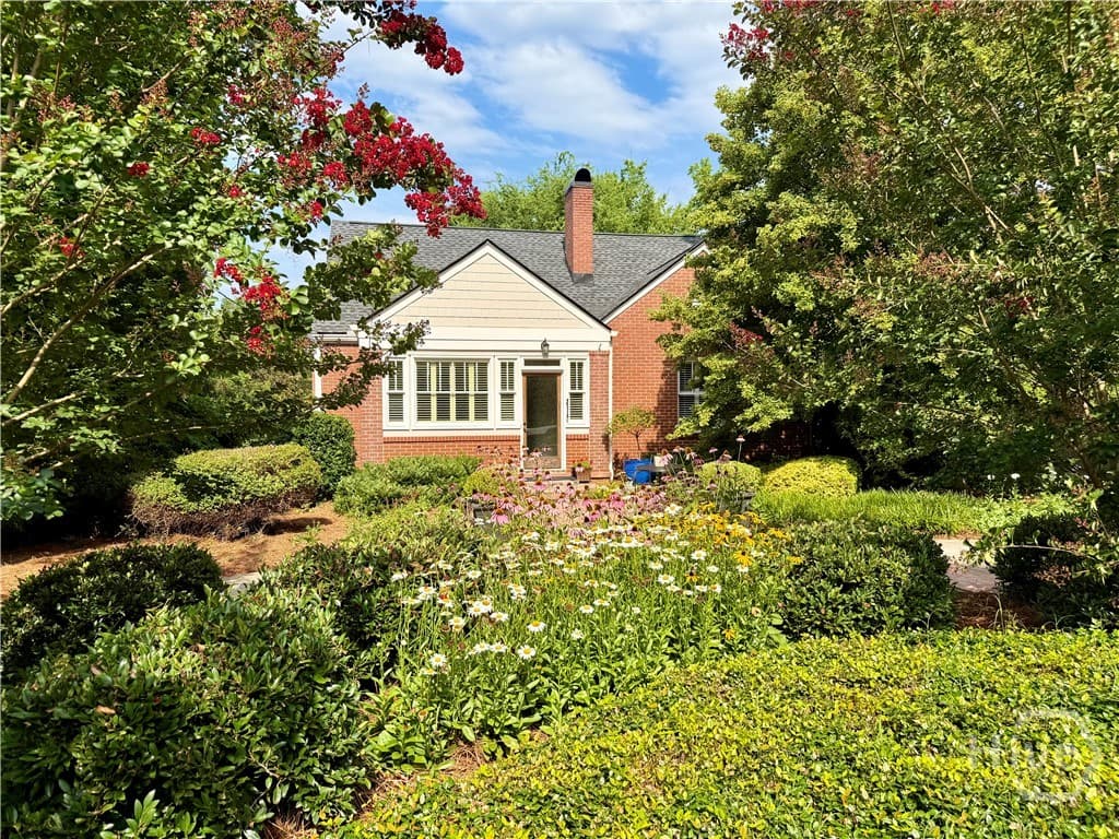 430 Stanton Way - Photo 1