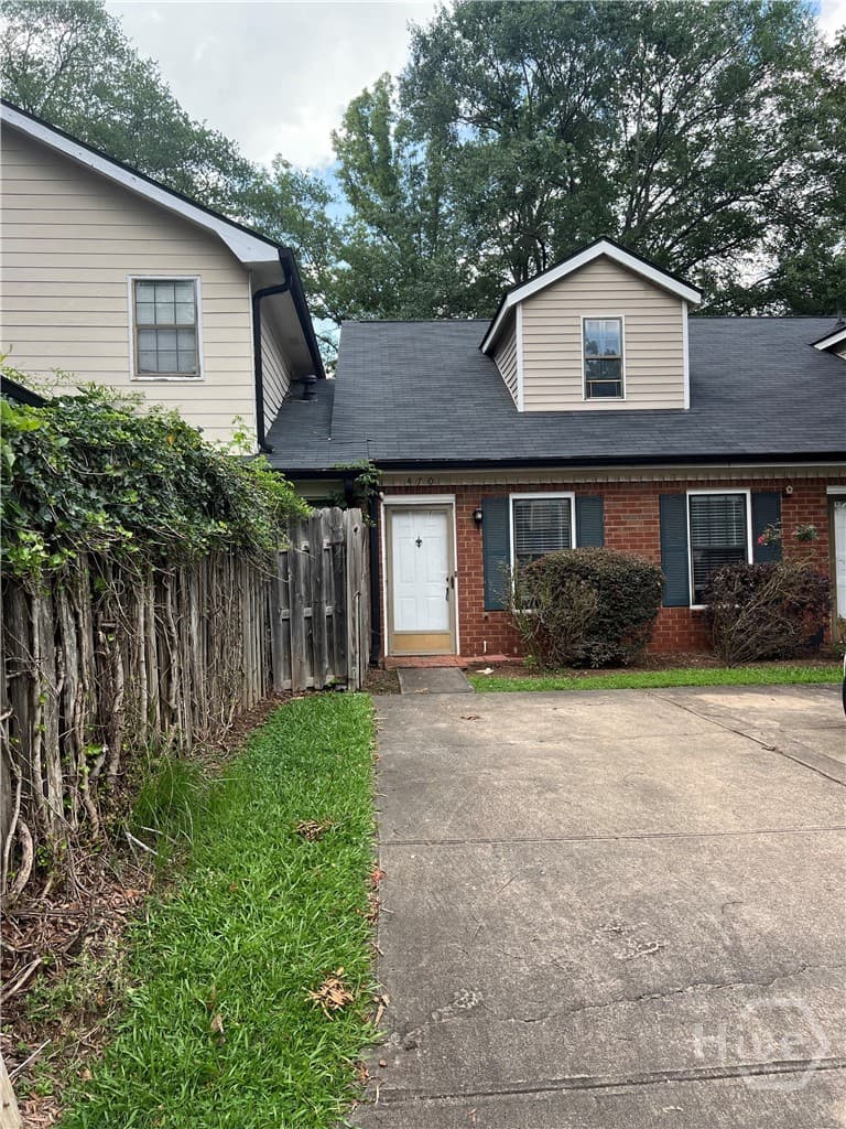 470 Huntington Road 5