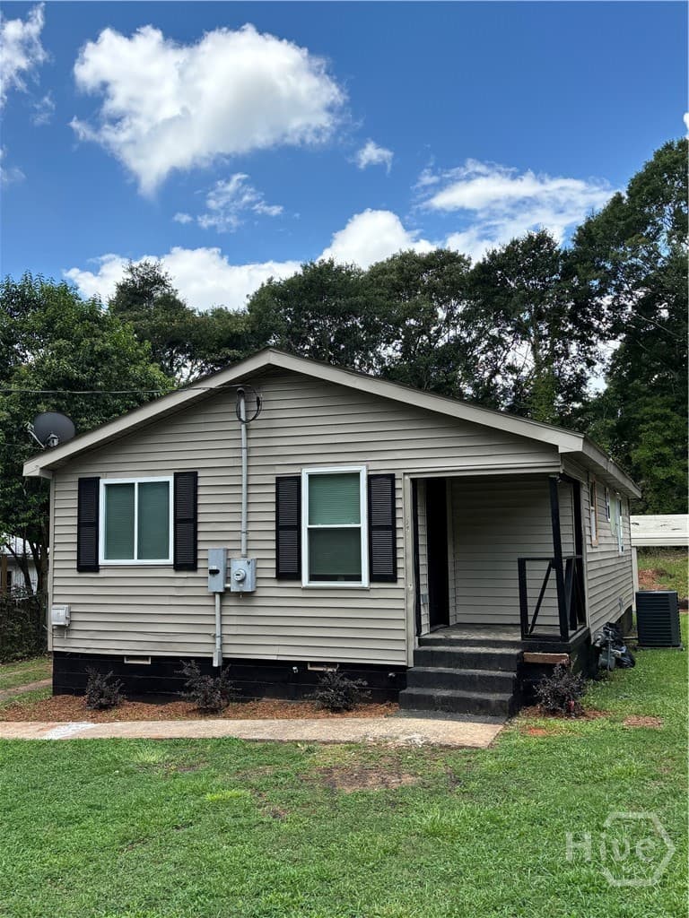 1745 W Hancock Avenue - Photo 1