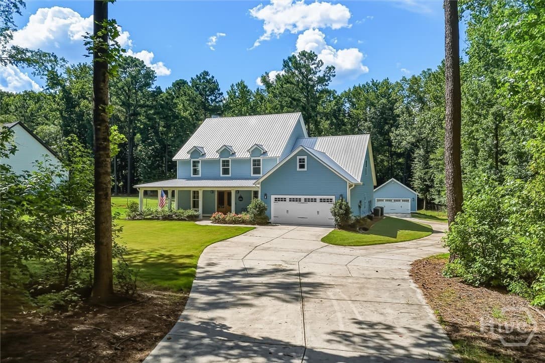 695 Parkview Drive - Photo 1