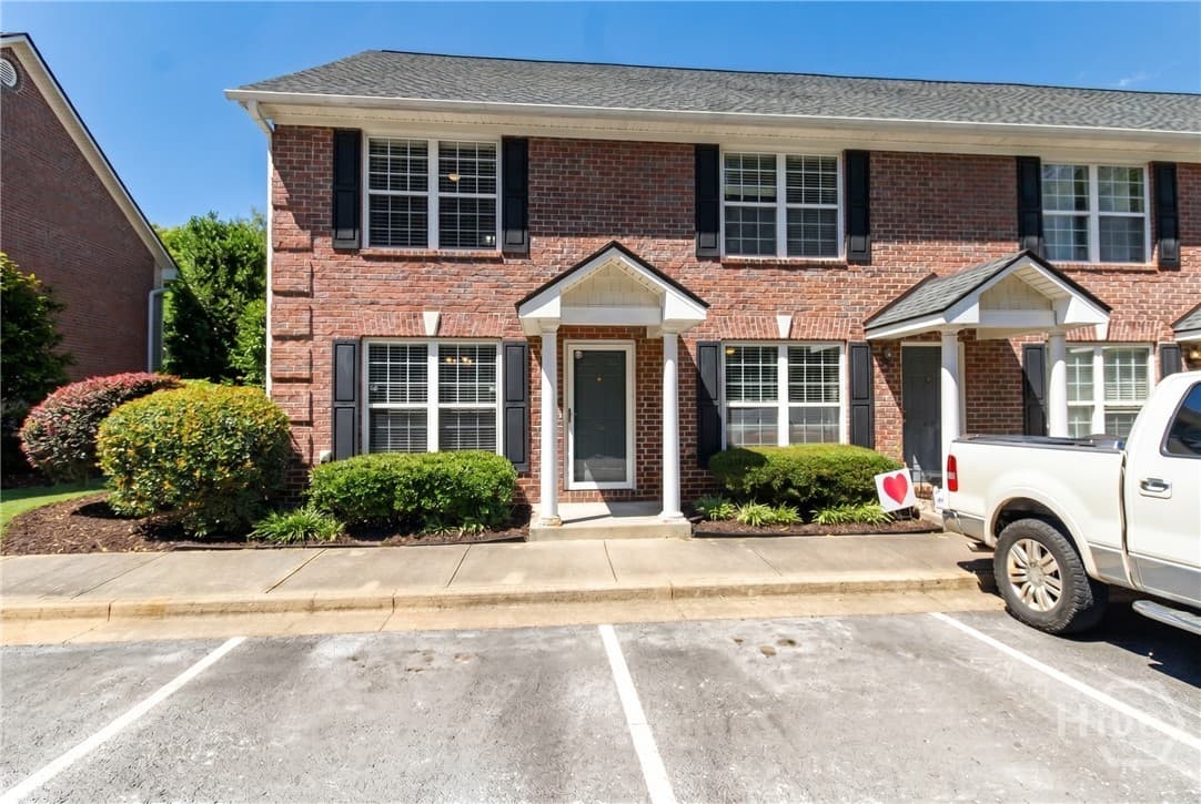 240 Cleveland Road 440 - Photo 1