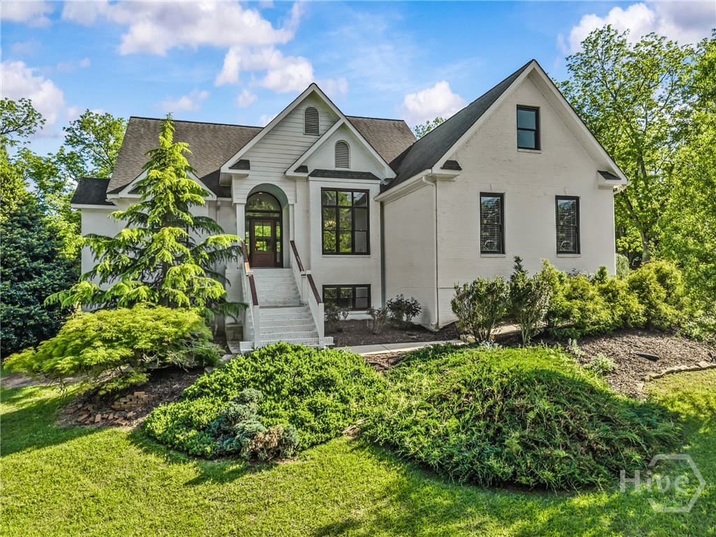 1110 Summit Circle