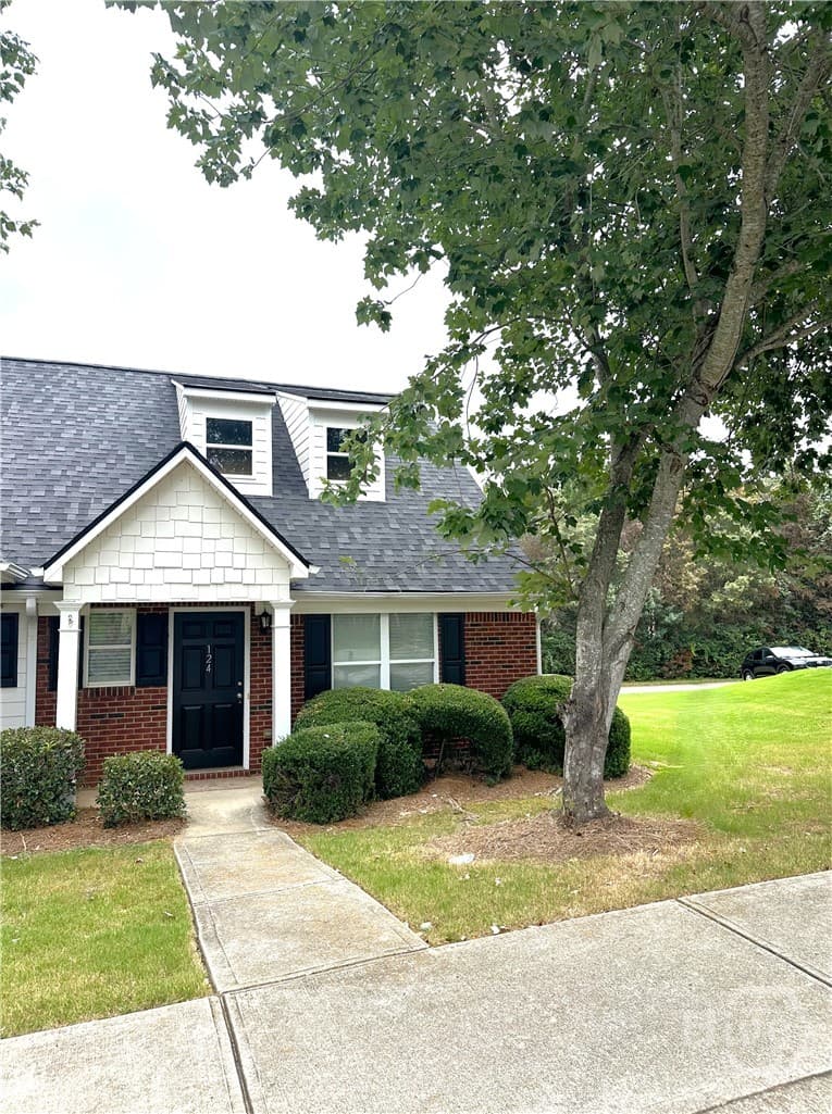 124 Bridgewater Circle - Photo 1