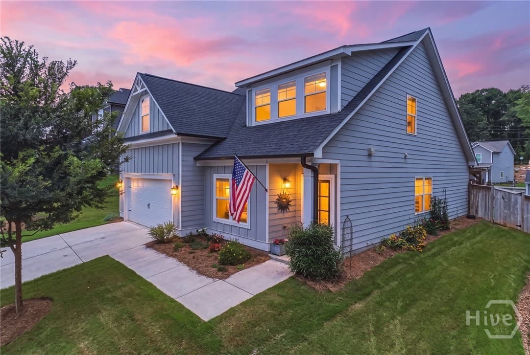 120 Russell Way - Photo 1