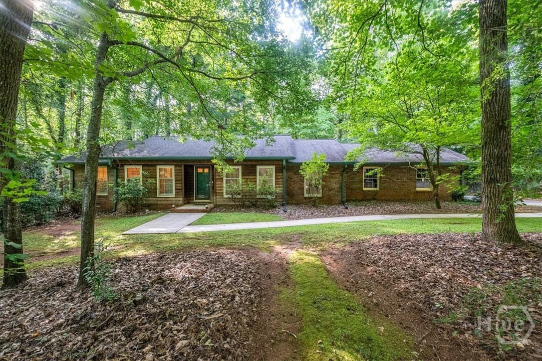 115 Crestwood Drive - Photo 1
