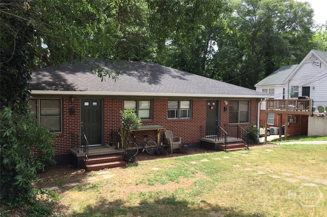 210 E Rutherford Street B - Photo 1