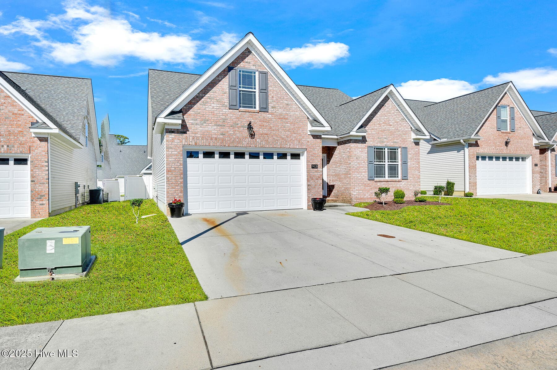 913 Dearborn Court