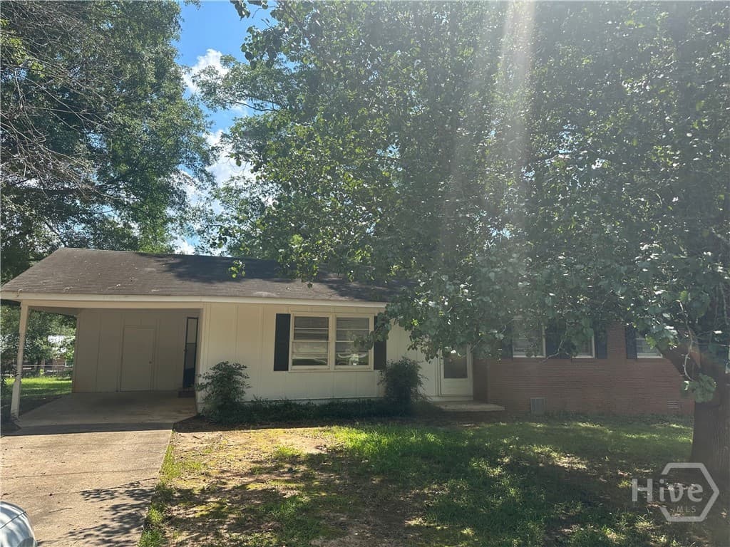 55 Caroline Avenue - Photo 1