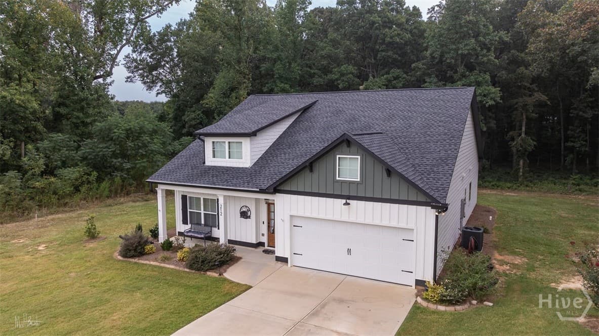 212 Live Oak Ln - Photo 1