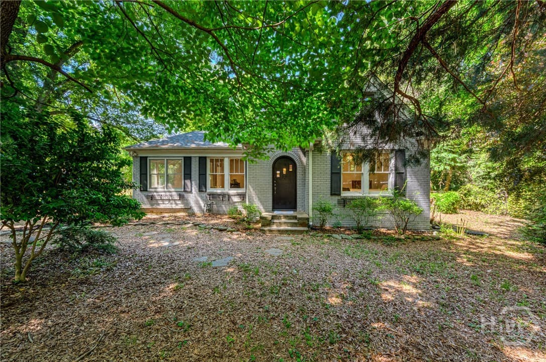 337 Sunset Drive - Photo 1