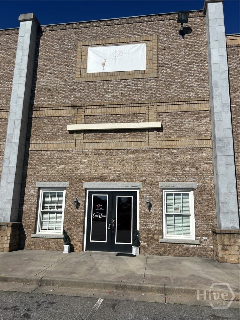 225 Cherokee Road 5