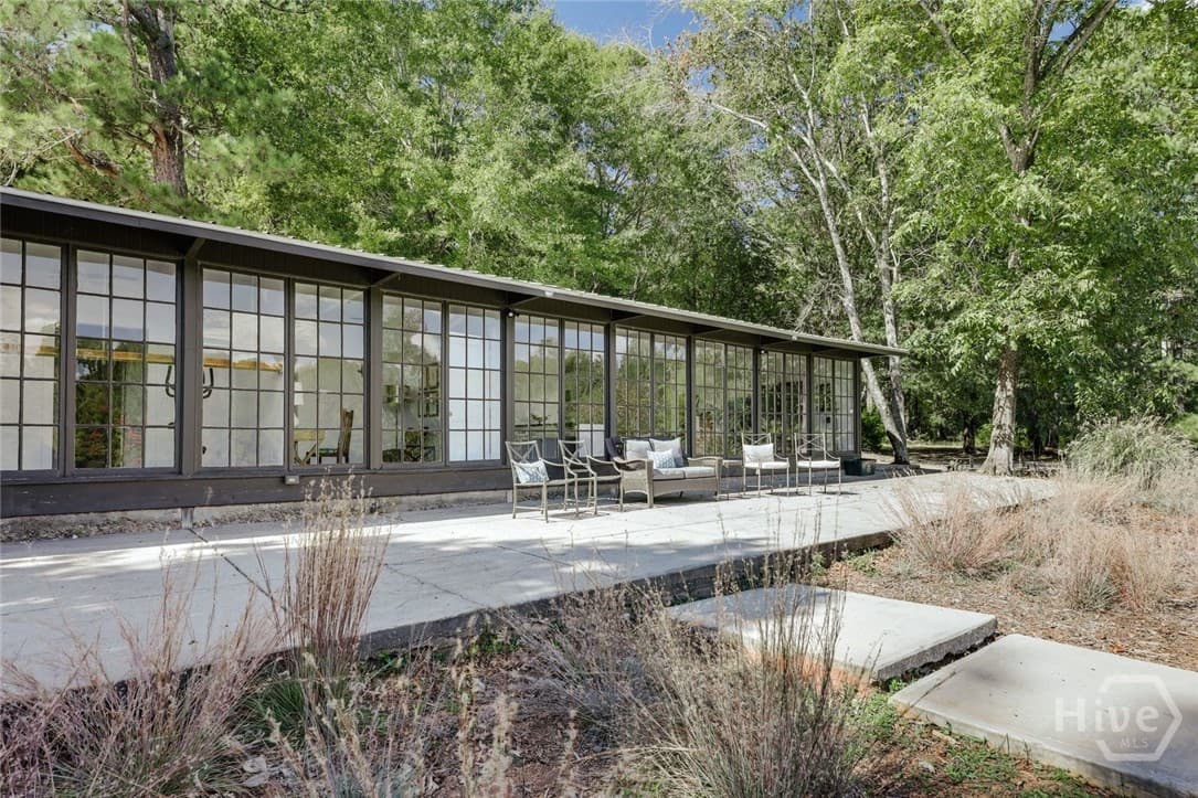 190 Lakewood Drive - Photo 1