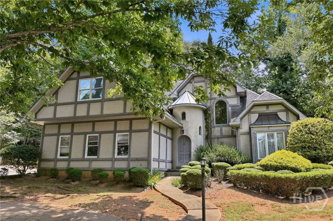 372 Woodhaven Drive - Photo 1