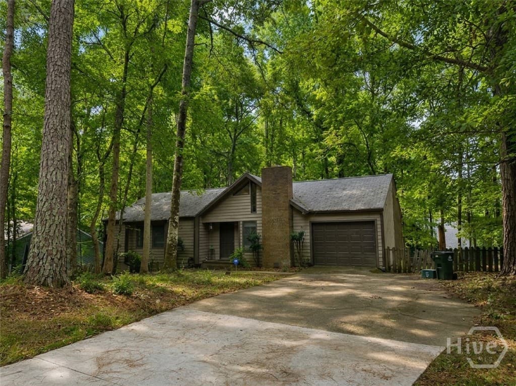 110 Flannigans - Photo 1