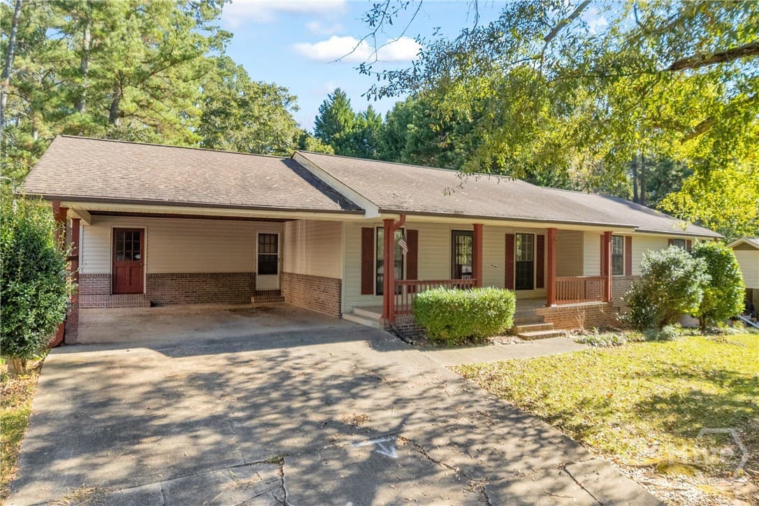871 Whispering Way - Photo 1