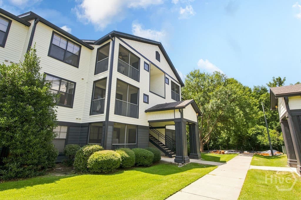 211 N Avenue 1233 - Photo 1