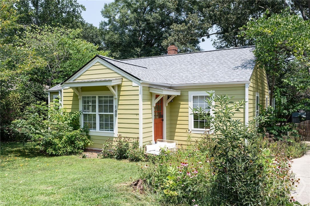 160 Crestview Circle - Photo 1