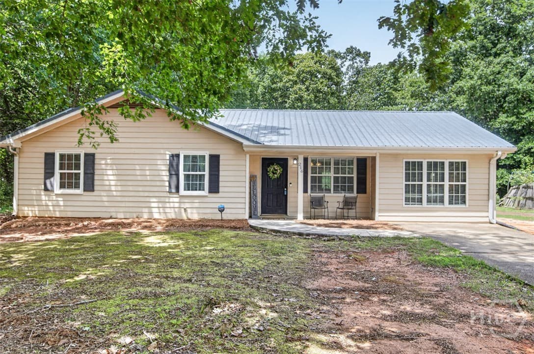 216 Brooks Lane - Photo 1