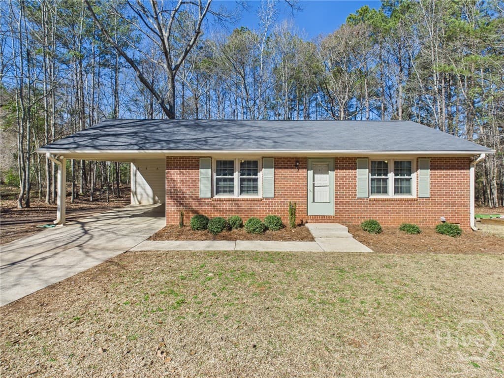 1051 Pine Hill Circle