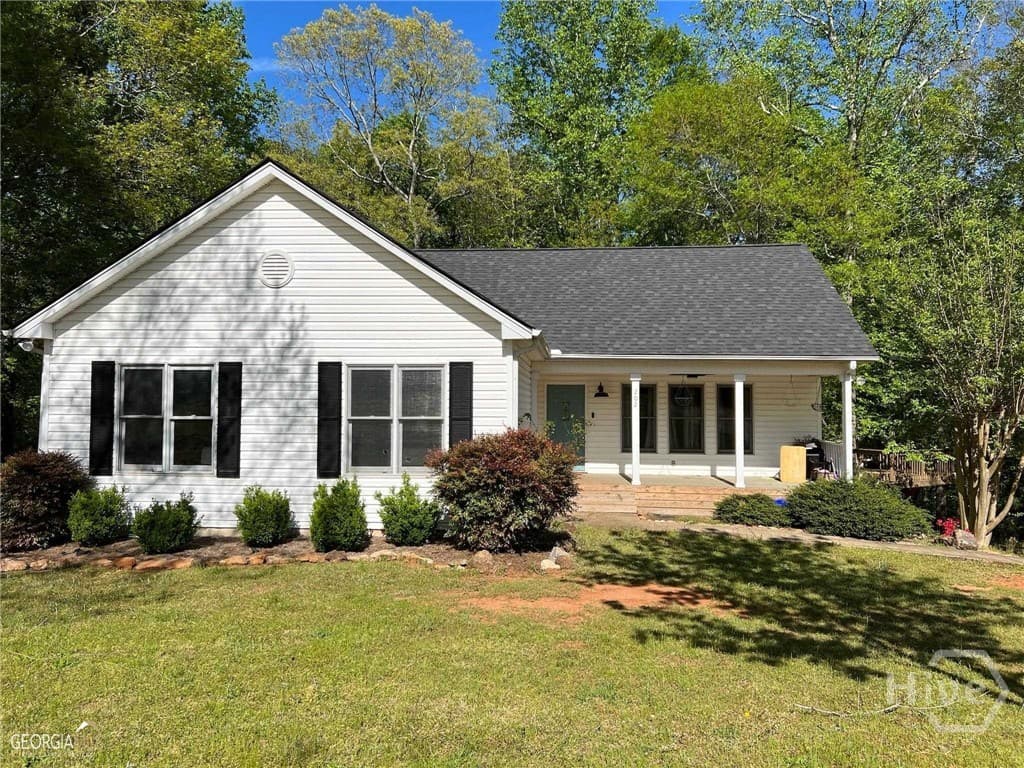 202 Concord Drive - Photo 1