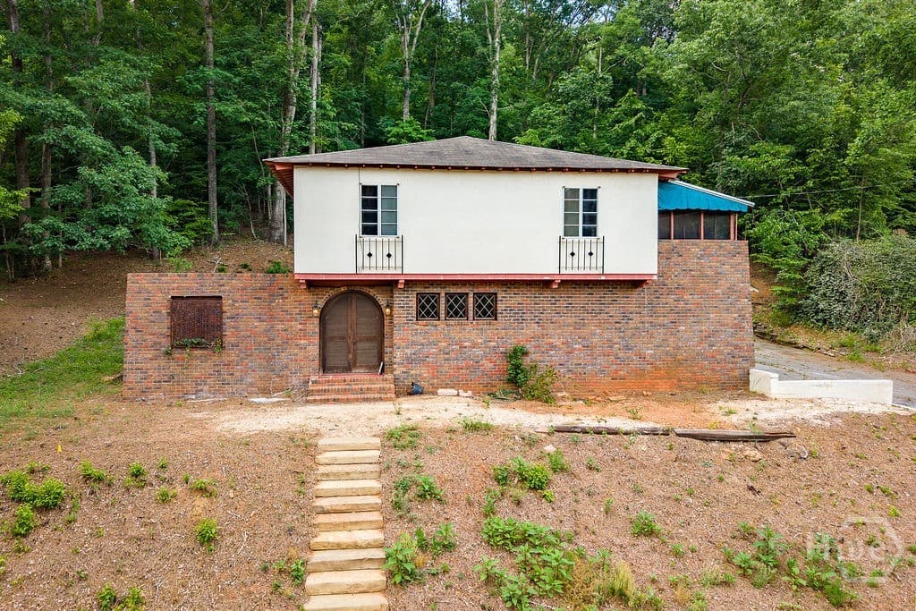 340 Dogwood Drive - Photo 1