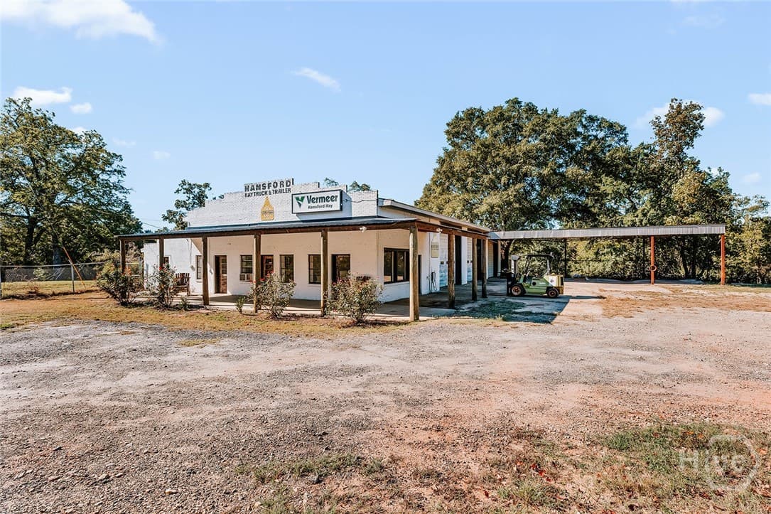 557 W West Main Street - Photo 1