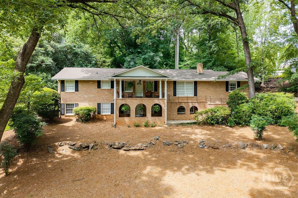 530 Westview Drive - Photo 1