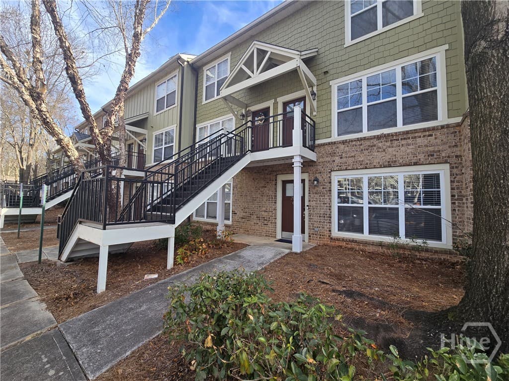 490 Barnett Shoals 205 - Photo 1