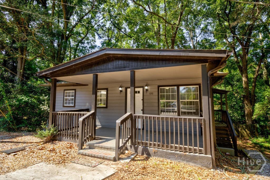 195 Royal Court - Photo 1