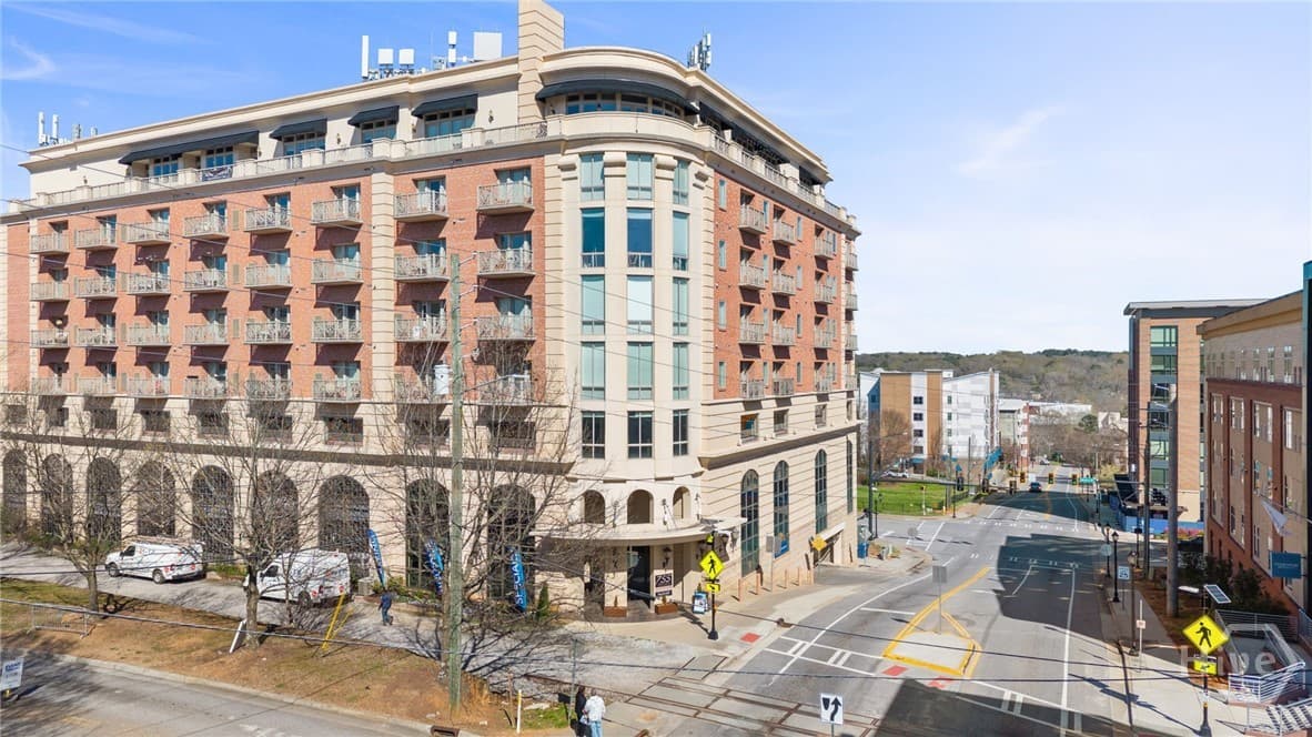 755 E Broad Street 820 - Photo 1