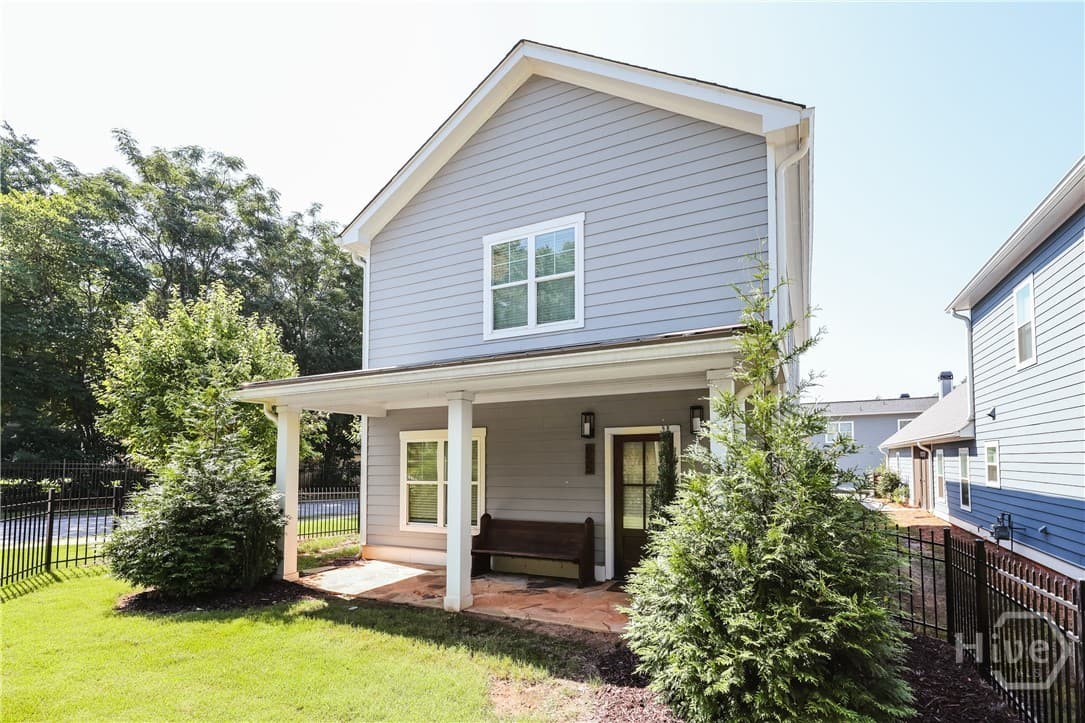 655 Oglethorpe Avenue - Photo 1