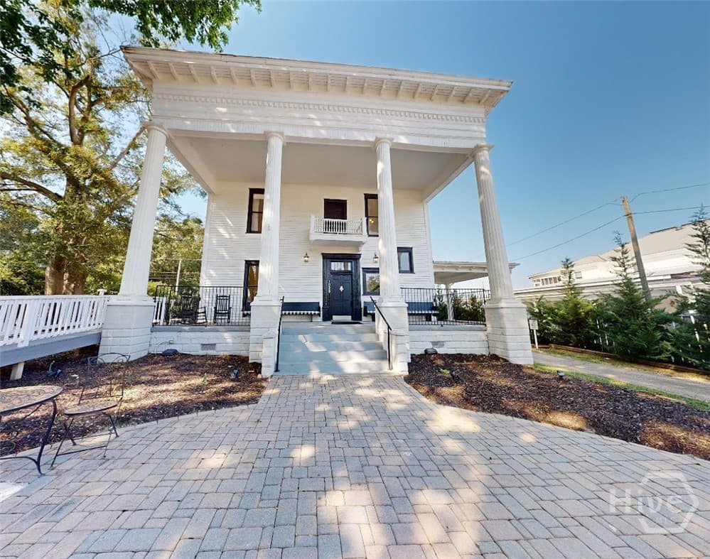 1029 S Elm Street - Photo 1