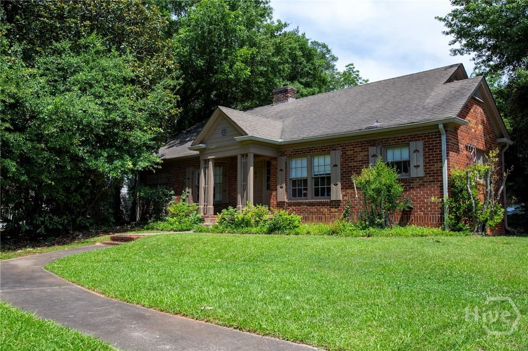 695 King Avenue - Photo 1