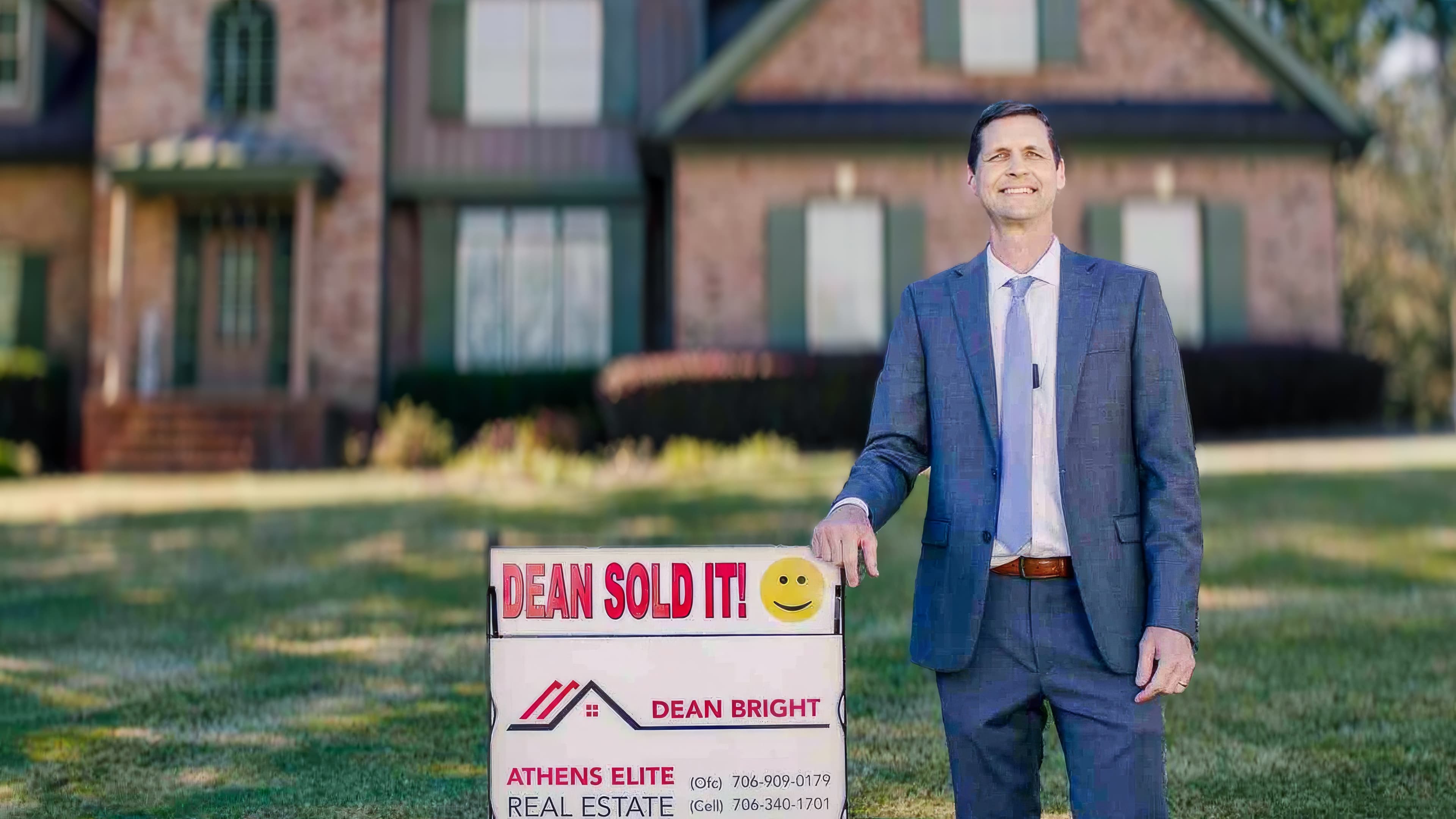 Dean Bright speaking at a real estate conference