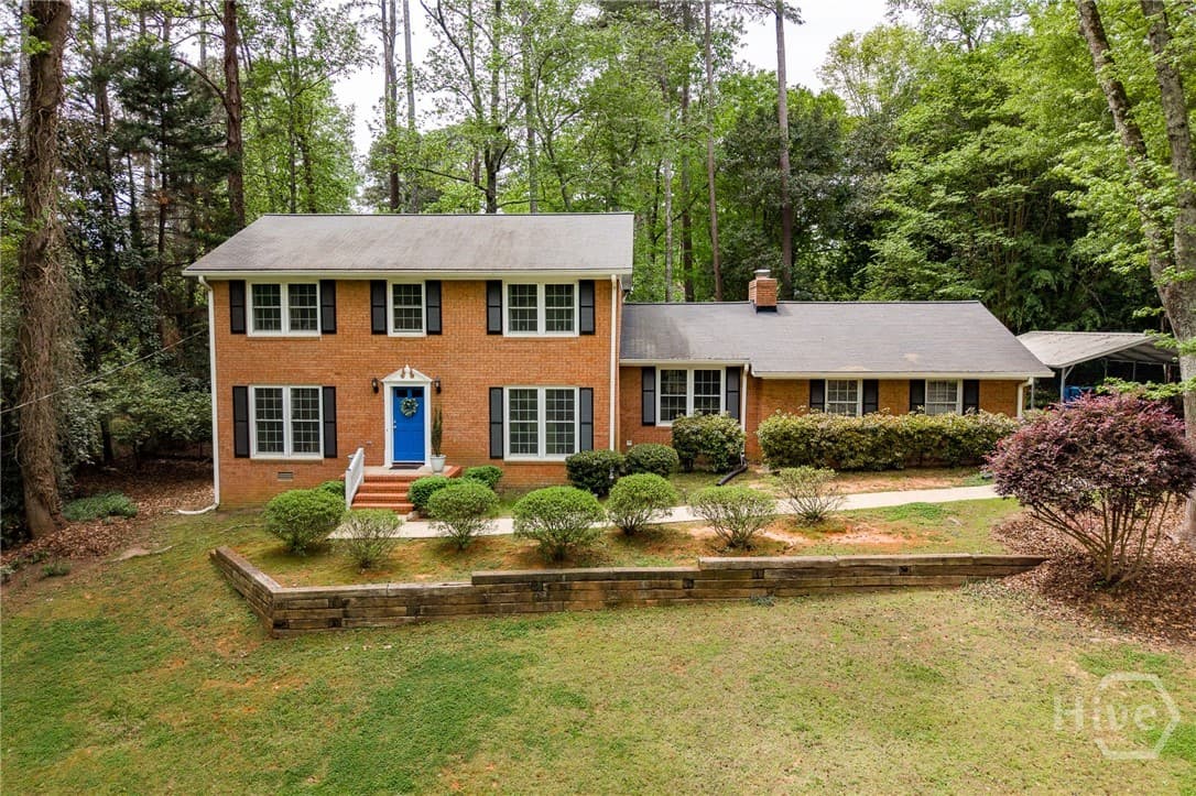 140 Rollingwood Drive - Photo 1