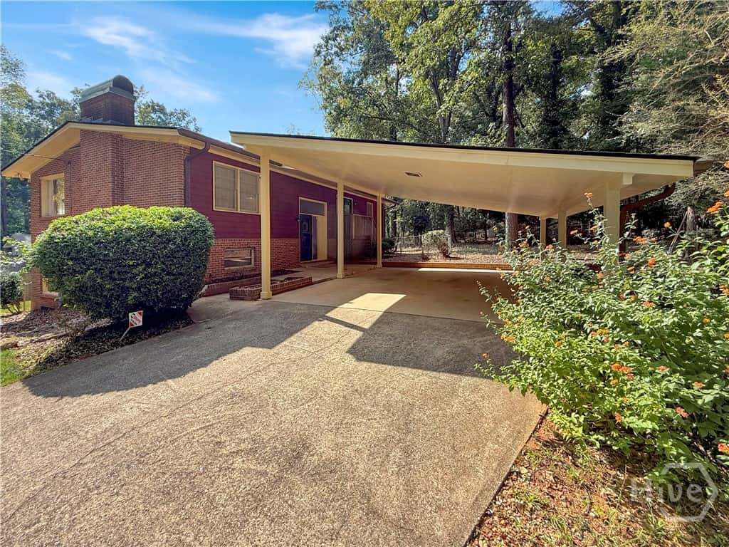 625 Forest Road