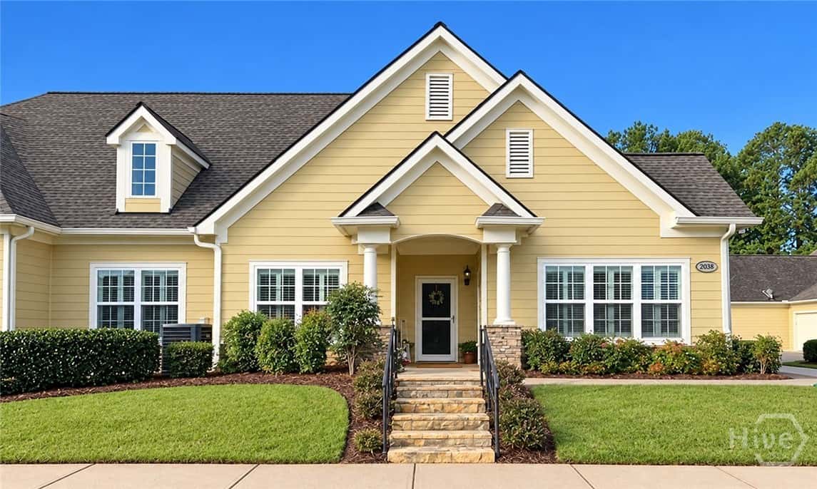 2228 Orchard Circle