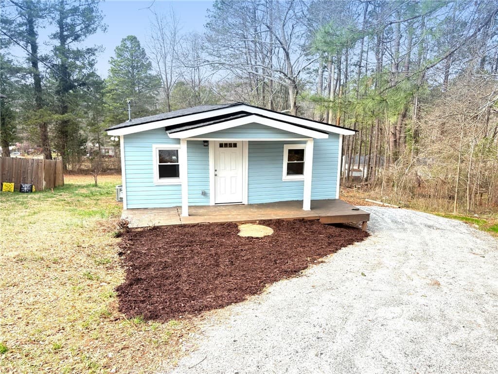 286 Pine Avenue - Photo 1