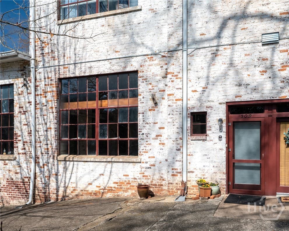 585 White Circle 509 - Photo 1