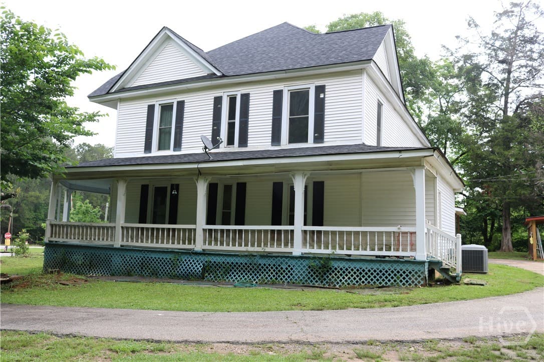88 Railroad Avenue
