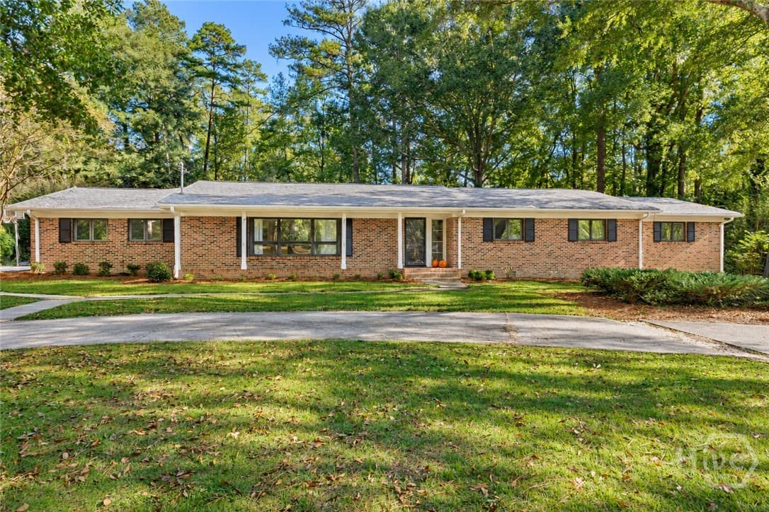 195 Hunnicutt Drive - Photo 1