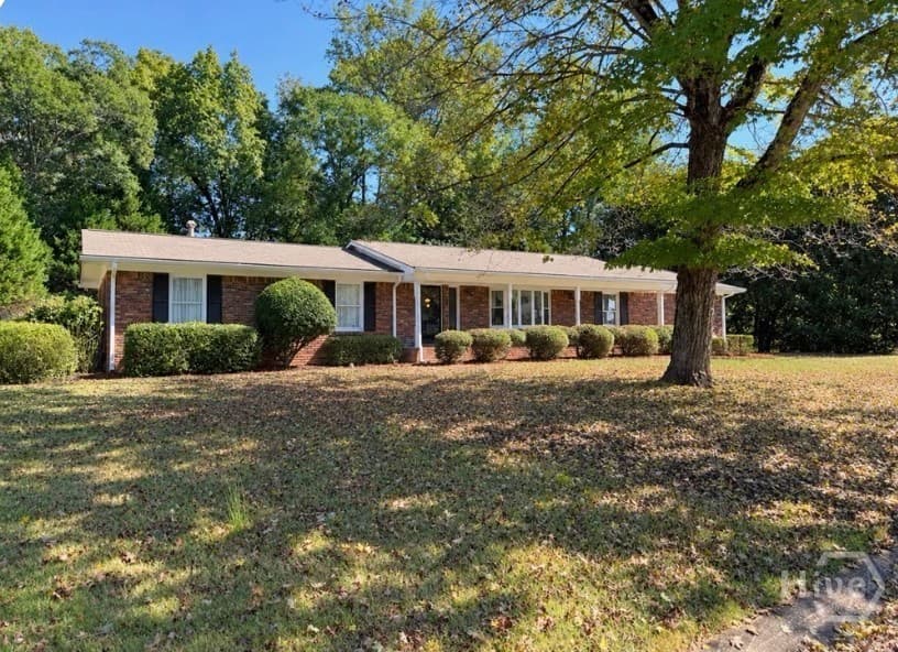 281 Hunnicutt Drive - Photo 1